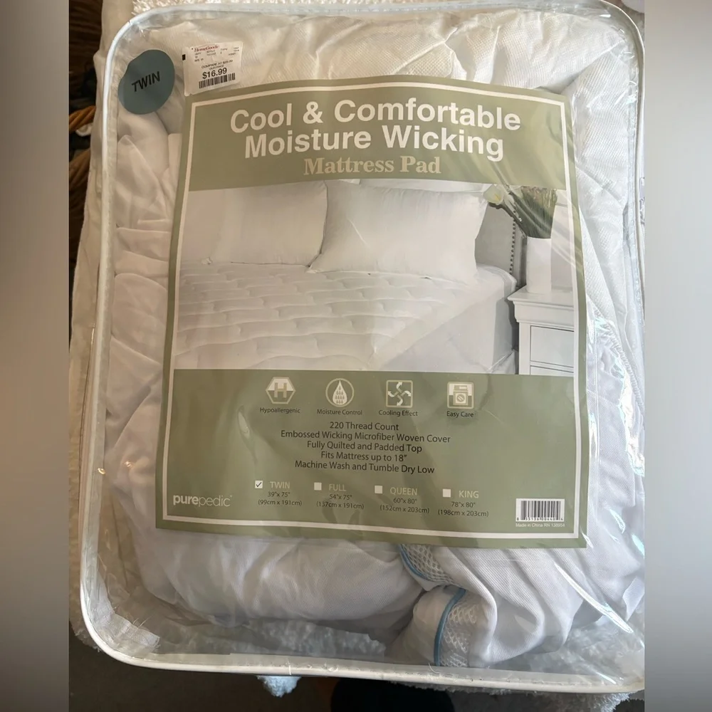 White Mattress Pad - Twin